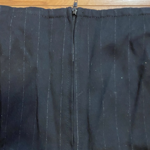 Vintage Pinstripe 90’s Pleated Mini Skirt - Picture 4 of 4